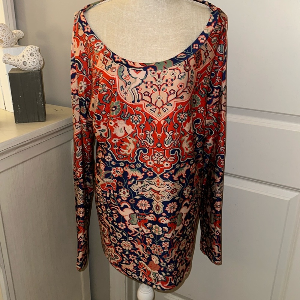 Sakurafina size large printed blouse NWOT